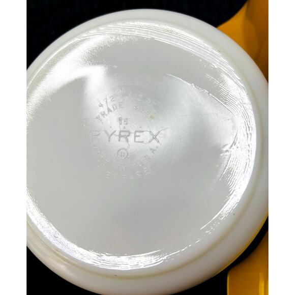 PYREX Butterfly Gold Casserole Dishes - Lot of Three - Picture 5 of 7